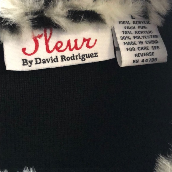 Faux Fur Vest with rhinestone flower details - Picture 5 of 7